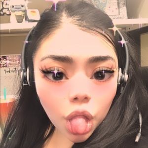 Meet your Posher, Valeria